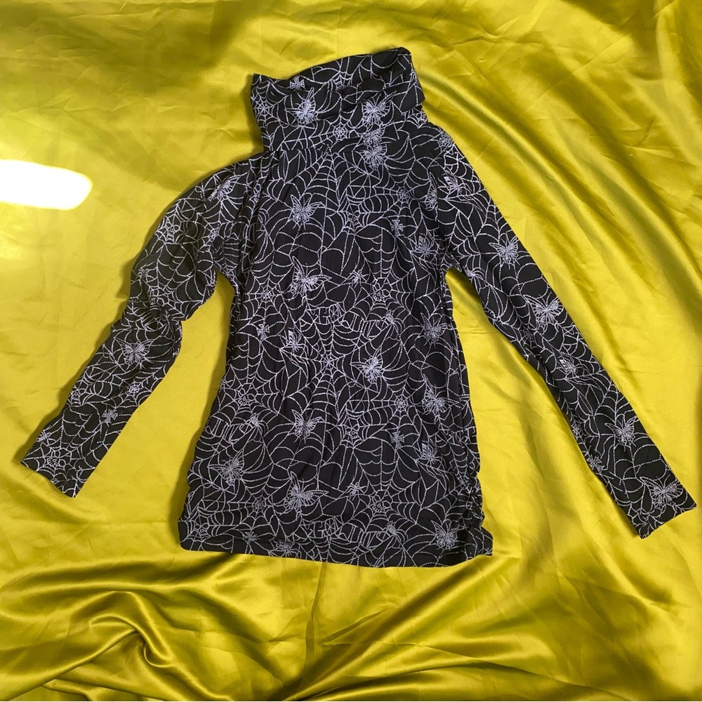 Algonquins Japanese Brand Spiderweb Top